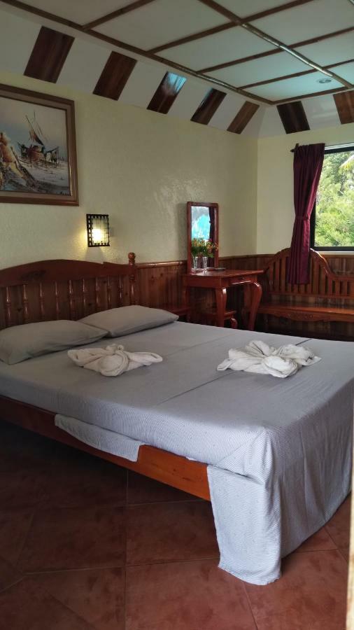 Love'S Beach & Dive Resort Moalboal Exterior foto